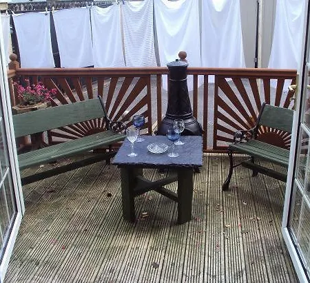 Alojamento de Acomodação e Pequeno-almoço Ryebrook House 3*