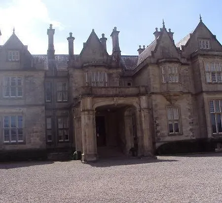 לינה וארוחת בוקר Ryebrook House