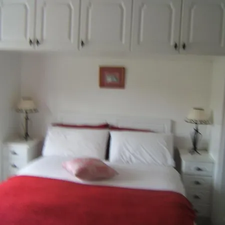 לינה וארוחת בוקר Ryebrook House קיל איירן